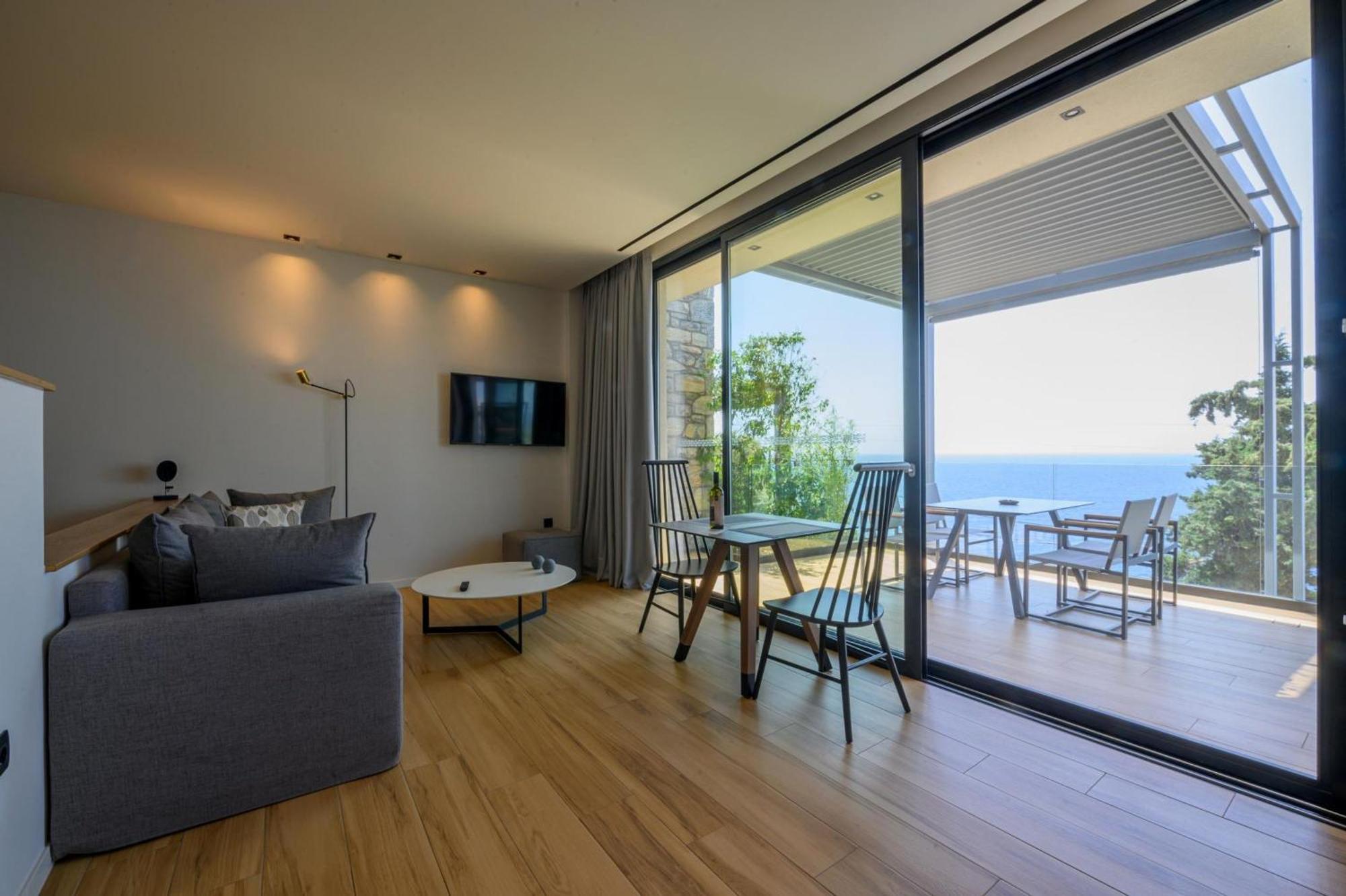 Mani Suites อายิโอสนิโกลาโอส ภายนอก รูปภาพ
