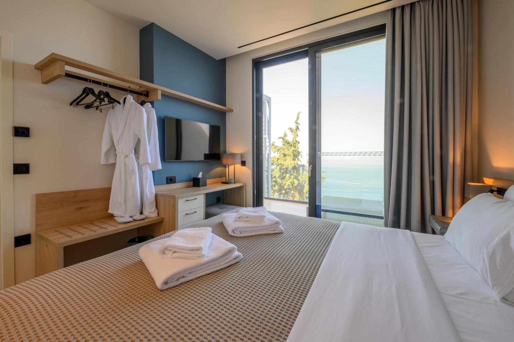 Mani Suites อายิโอสนิโกลาโอส ภายนอก รูปภาพ