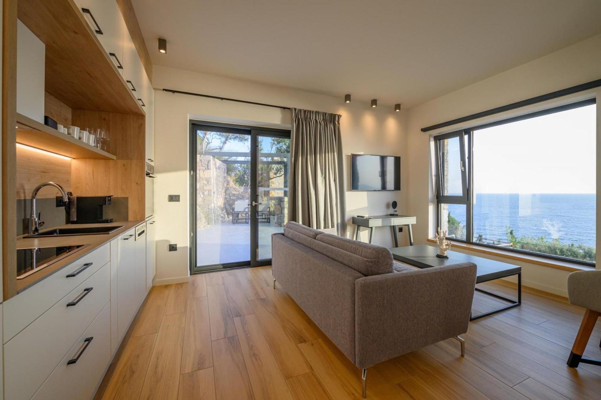 Mani Suites อายิโอสนิโกลาโอส ภายนอก รูปภาพ