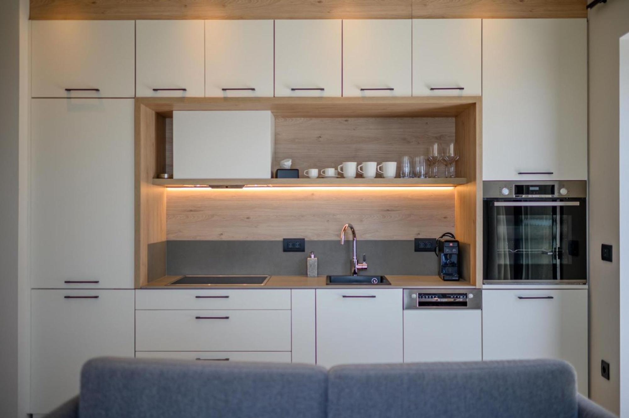 Mani Suites อายิโอสนิโกลาโอส ภายนอก รูปภาพ